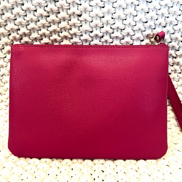 *New* Kate Spade Wristlet - Picture 2 of 5
